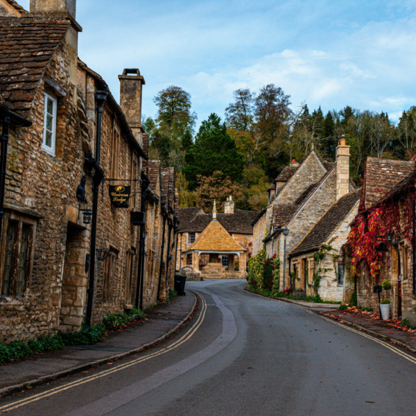Capodanno Londra e Cotswolds: dalle luci sul Tamigi ai villaggi da fiaba
